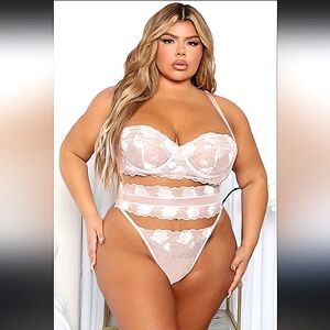 FASHION NOVA 3 NIGHT AFFAIR BLUSH ROSE 3 PIECE GARTER SET PLUS SIZE NWT